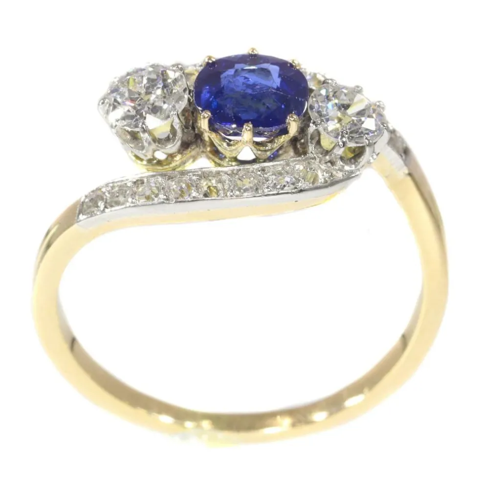 Bague avec diamants et saphir