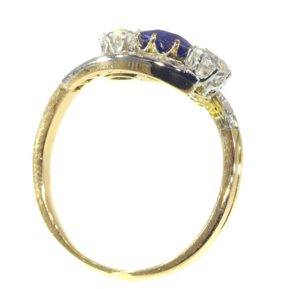 Bague avec diamants et saphir