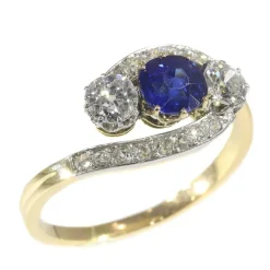 Bague avec diamants et saphir