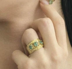 Bague avec émeraudes et diamants