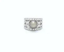 BAGUE AVEC PERLE DE TAHITI ET DIAMANTS