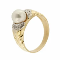 Bague avec perle et diamants
