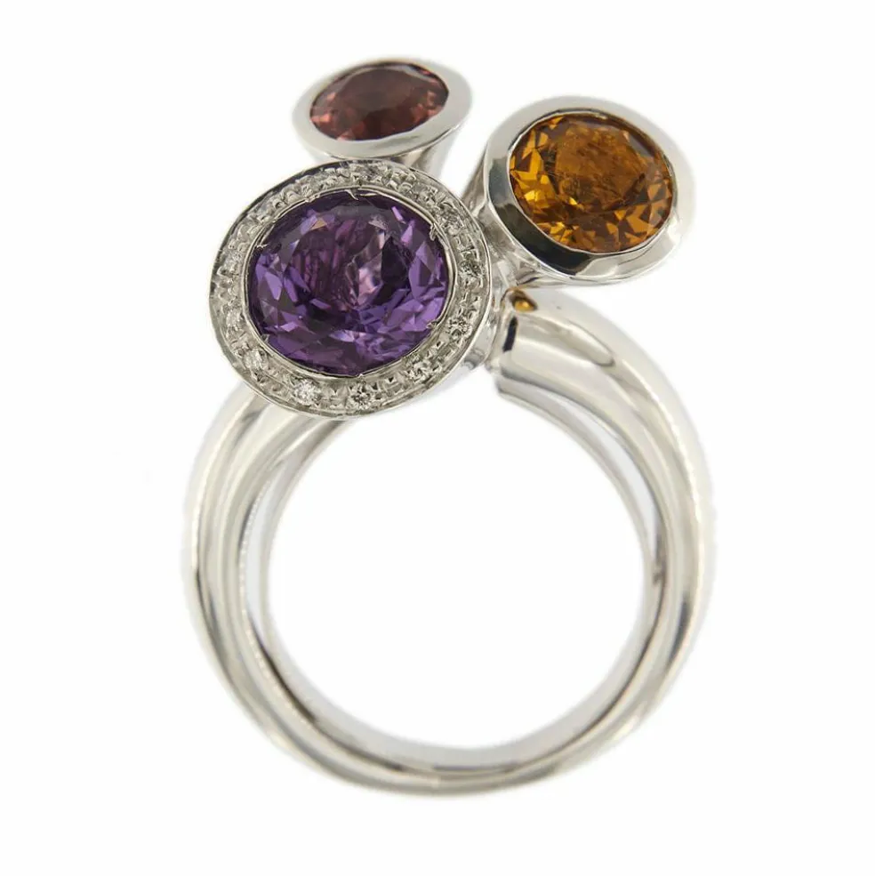 Bague avec pierres précieuses et diamants