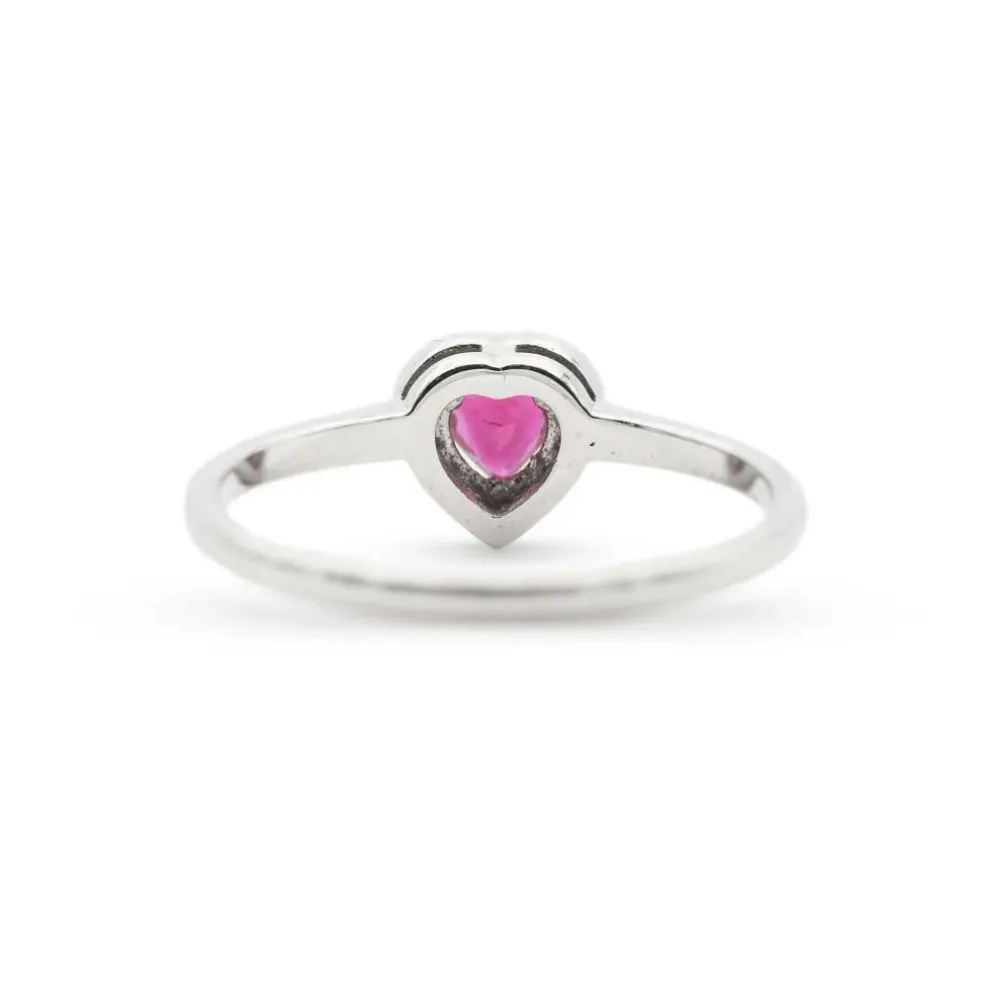 Bague avec rubis coeur ct 0,22 et diamants environnants