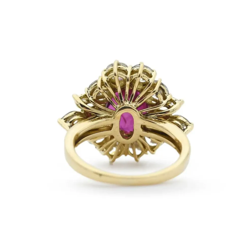 Bague avec rubis de Birmanie de 3,24 ct et diamants