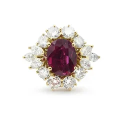 Bague avec rubis de Birmanie de 3,24 ct et diamants