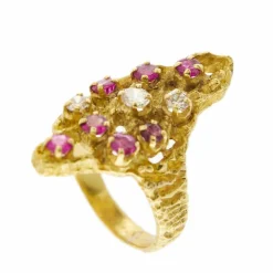 Bague avec rubis et diamants