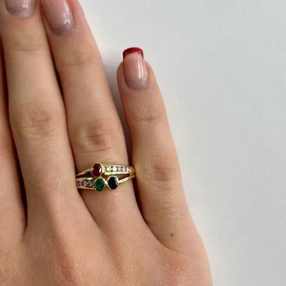 Bague avec rubis, émeraude, saphir et diamants