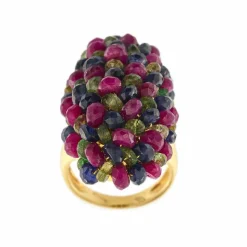 Bague avec rubis, saphirs et émeraudes