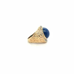 Bague avec saphir bleu et diamants naturels