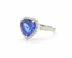 Bague avec tanzanite taille cœur et diamants