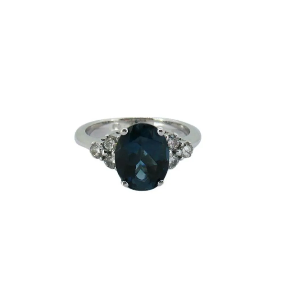 BAGUE AVEC TOPAZE ET DIAMANTS