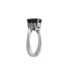 BAGUE AVEC TOPAZE ET DIAMANTS