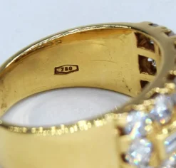 Bague bande de diamants