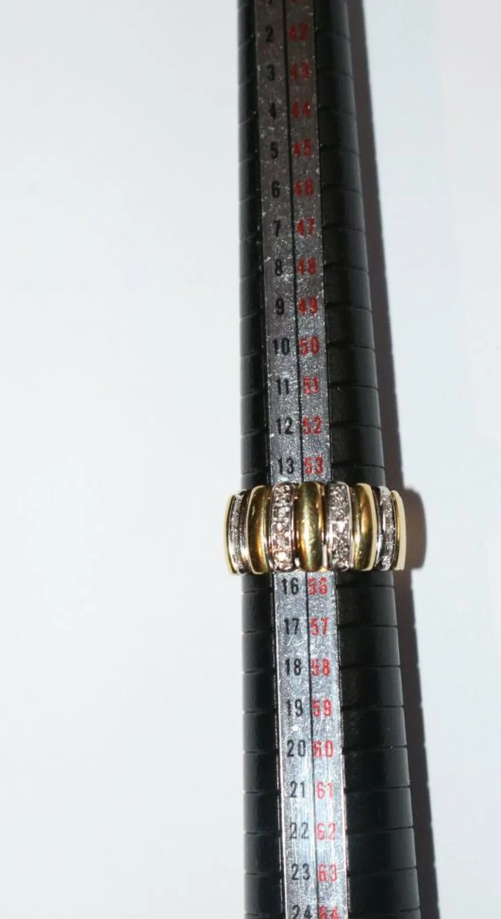 Bague bandeau 2 ors godronnée diamants