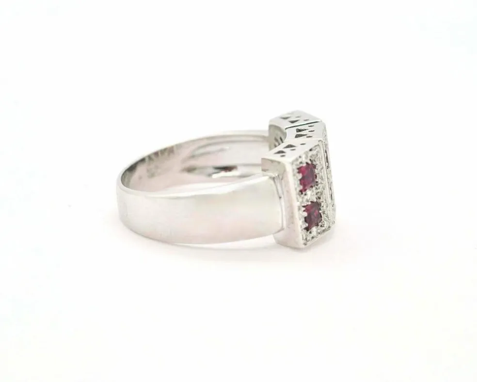 Bague bandeau avec rubis et diamants