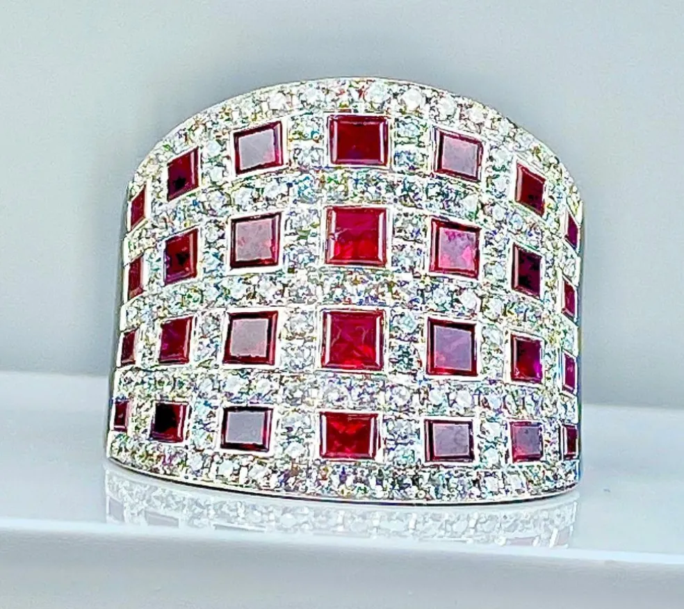 Bague bandeau cocktail Or blanc Rubis Diamants