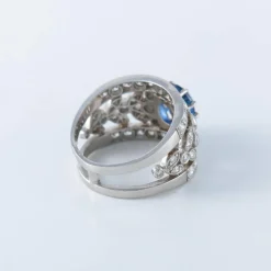 Bague bandeau platine, saphir et diamants
