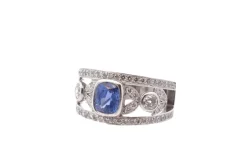 Bague bandeau saphir et diamants en platine