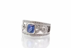 Bague bandeau saphir et diamants en platine