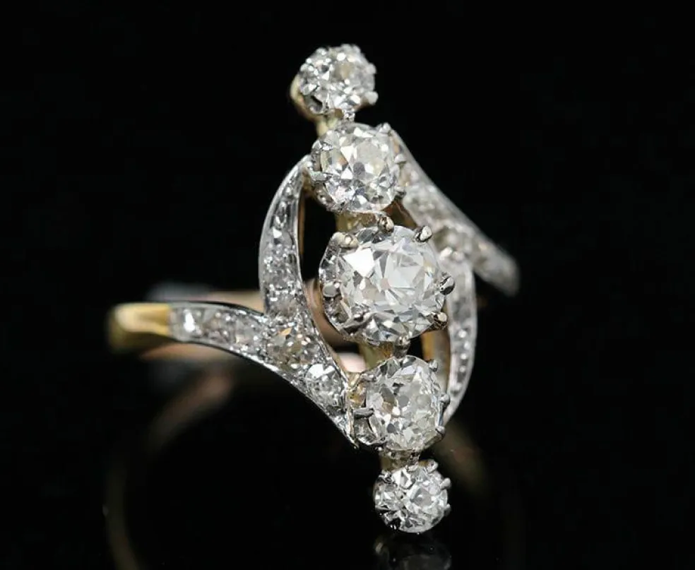 Bague Belle Epoque de forme marquise en diamants