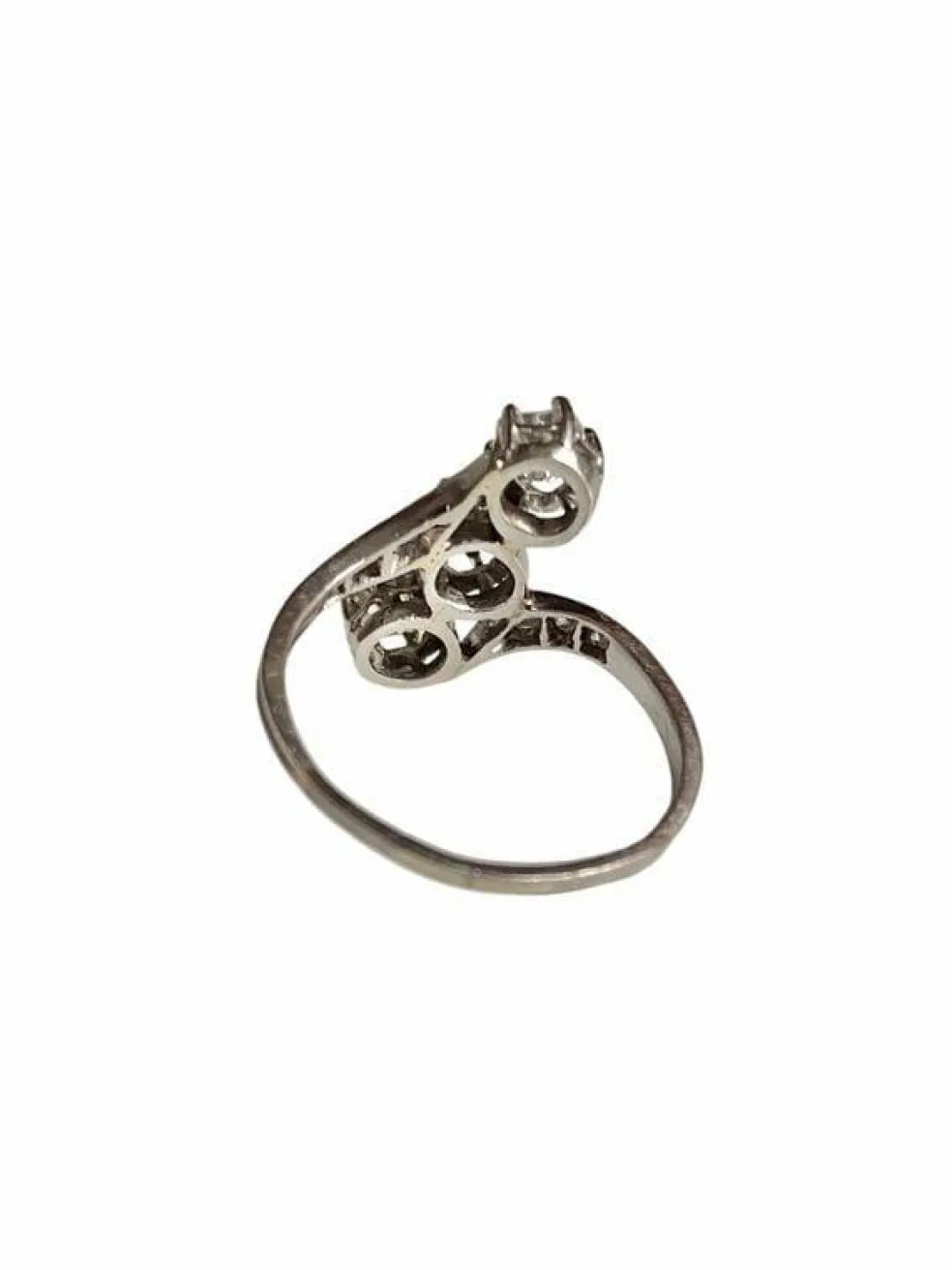 Bague Belle Epoque en platine sertie de 3 diamants