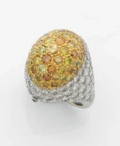 Bague bombée en or gris pavée diamants cognac