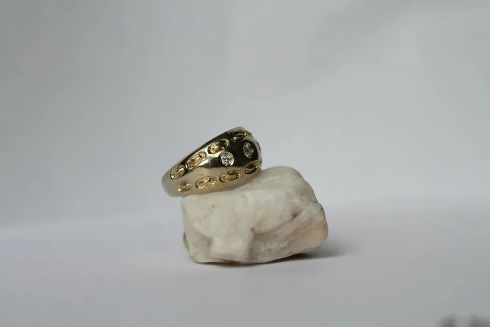 Bague Bombée or jaune et diamants
