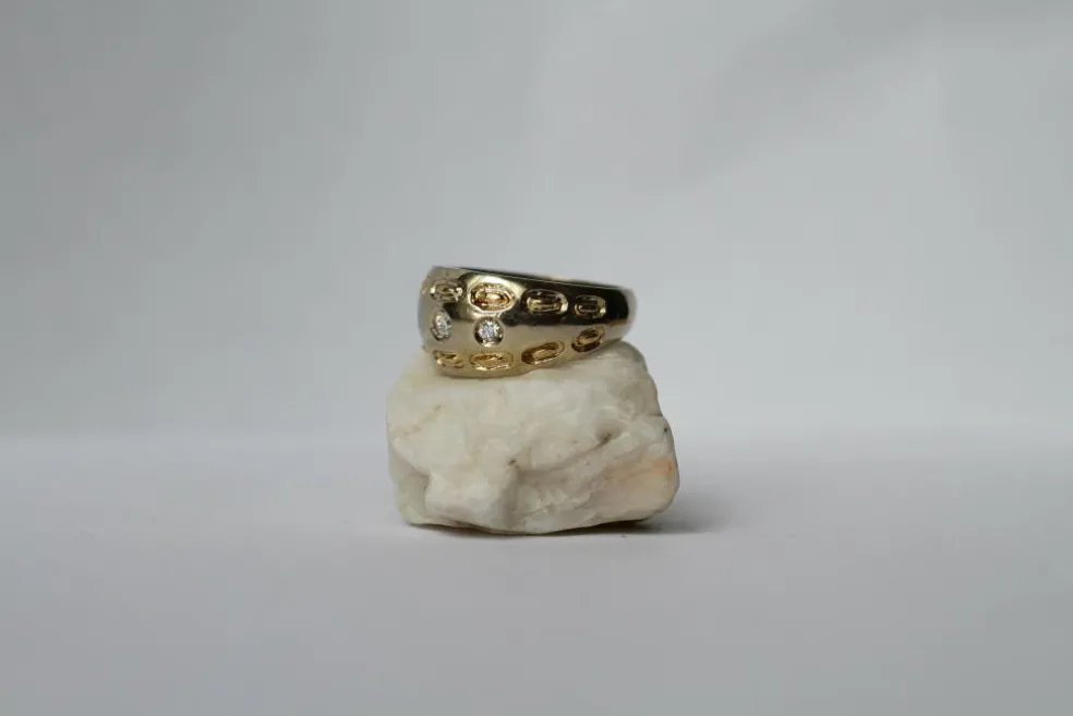 Bague Bombée or jaune et diamants