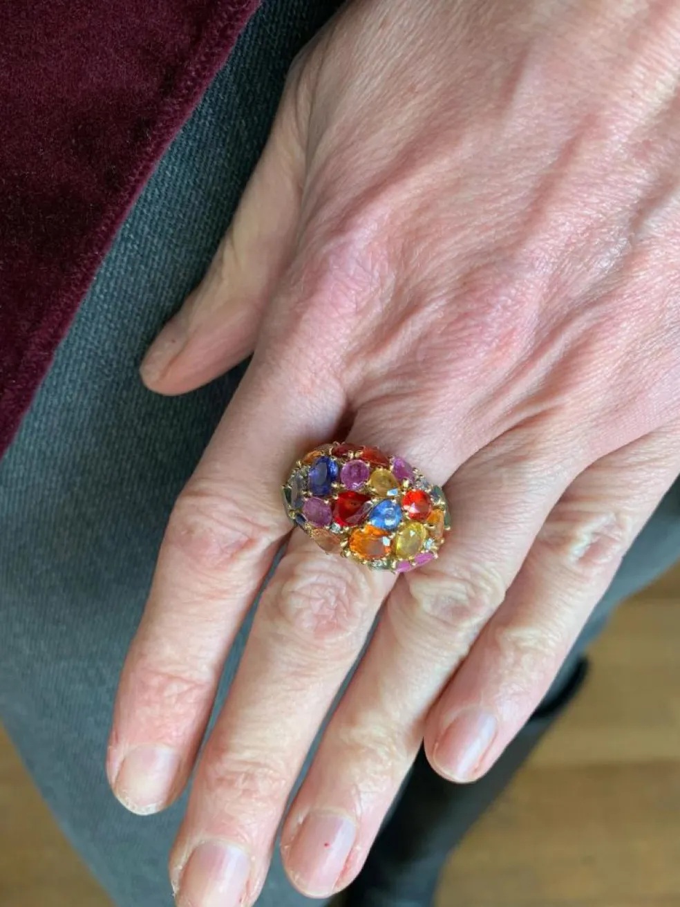 Bague Bombée or jaune, saphirs multicolores , 6 carats de diamants