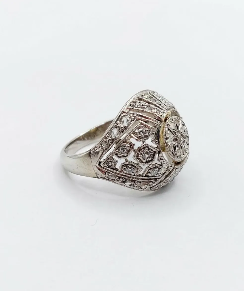 Bague boule Art Déco or blanc, diamant taille rose (circa 1920)