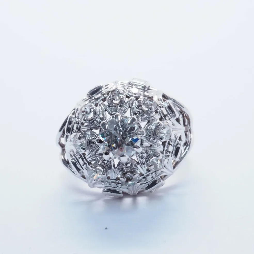 Bague boule or blanc et platine, diamants années 1950