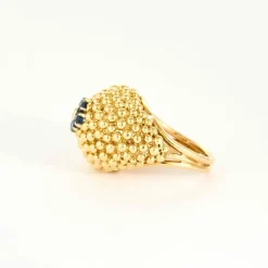 Bague boule vintage en or jaune 18K sertie de 6 saphirs et d'un rubis