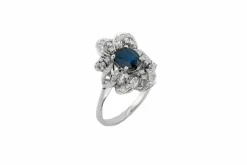 Bague bouquet en or blanc, diamants et saphir