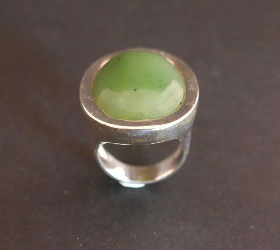 Bague cabochon de Jade