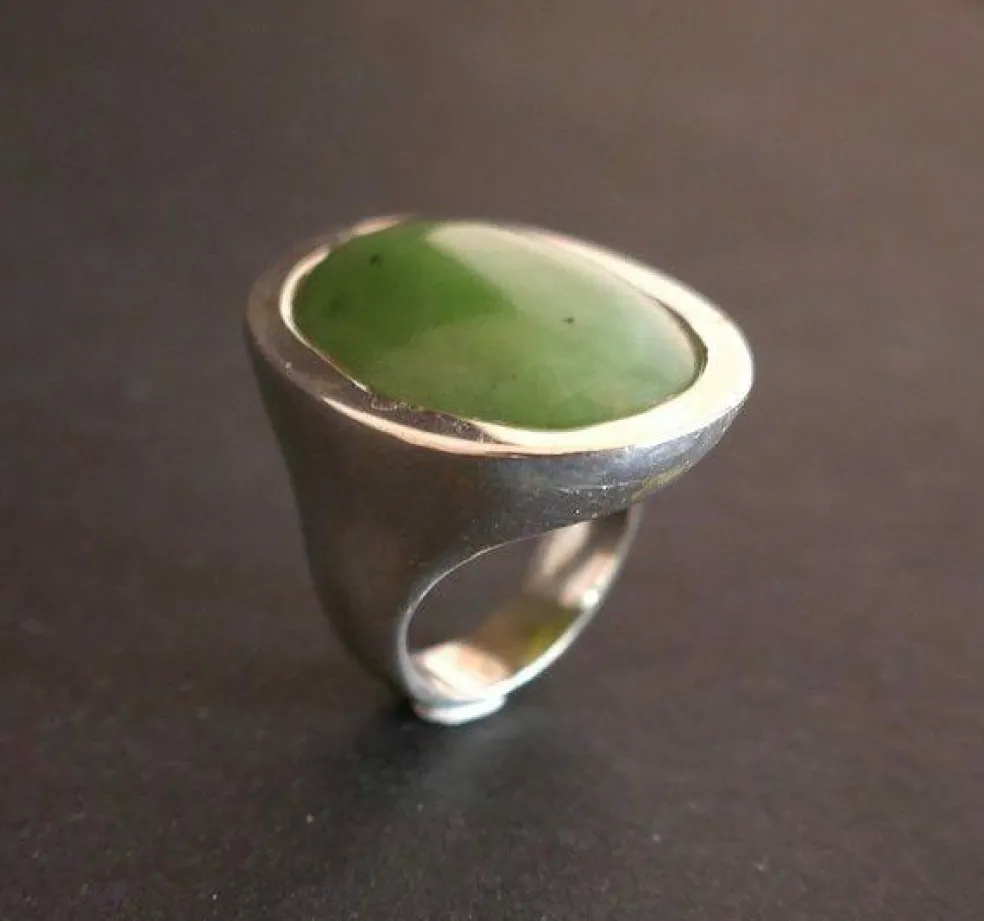 Bague cabochon de Jade