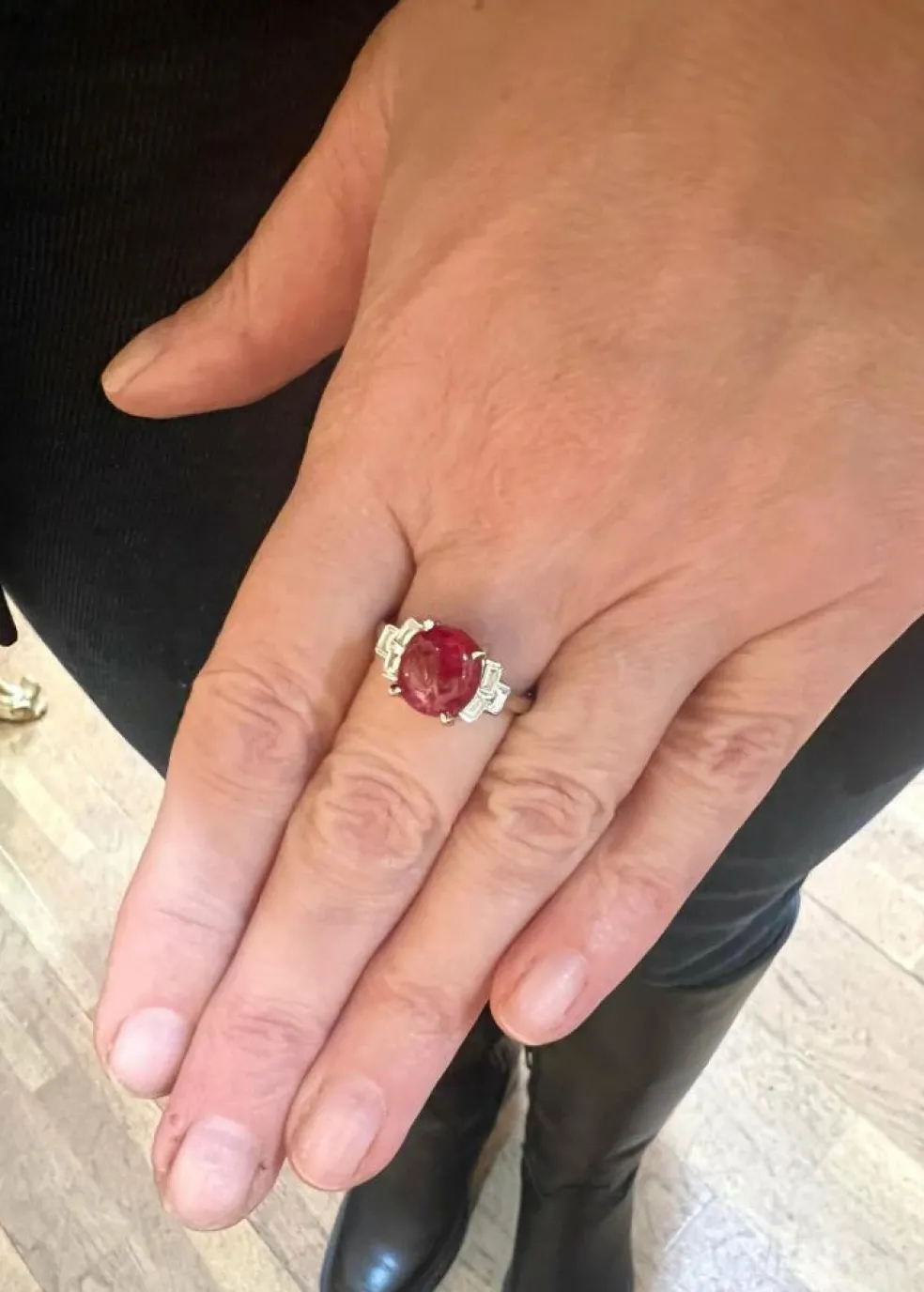 Bague Cabochon Spinelle Birmanie Non Chauffé Diamants Or Gris