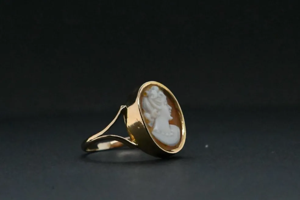 Bague camée antique en or