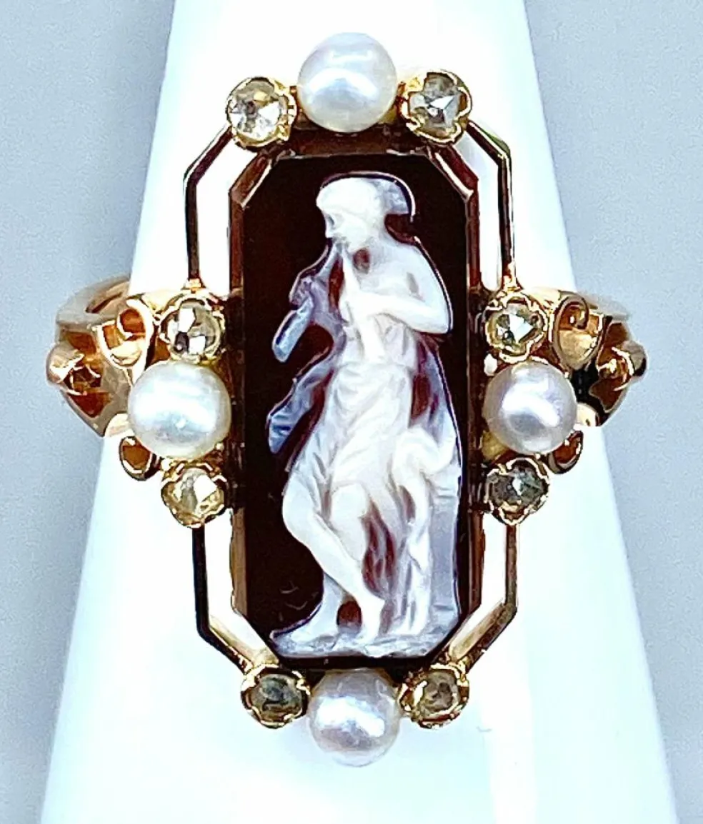 Bague camée sur agate perles fines diamants