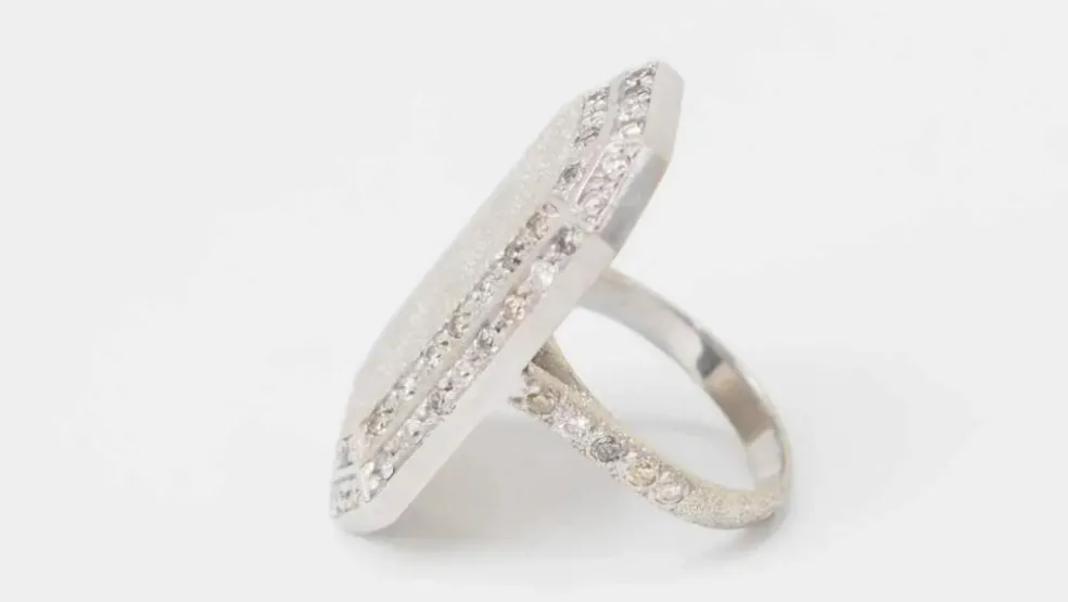 Bague Carolina BUCCI en or blanc et diamants