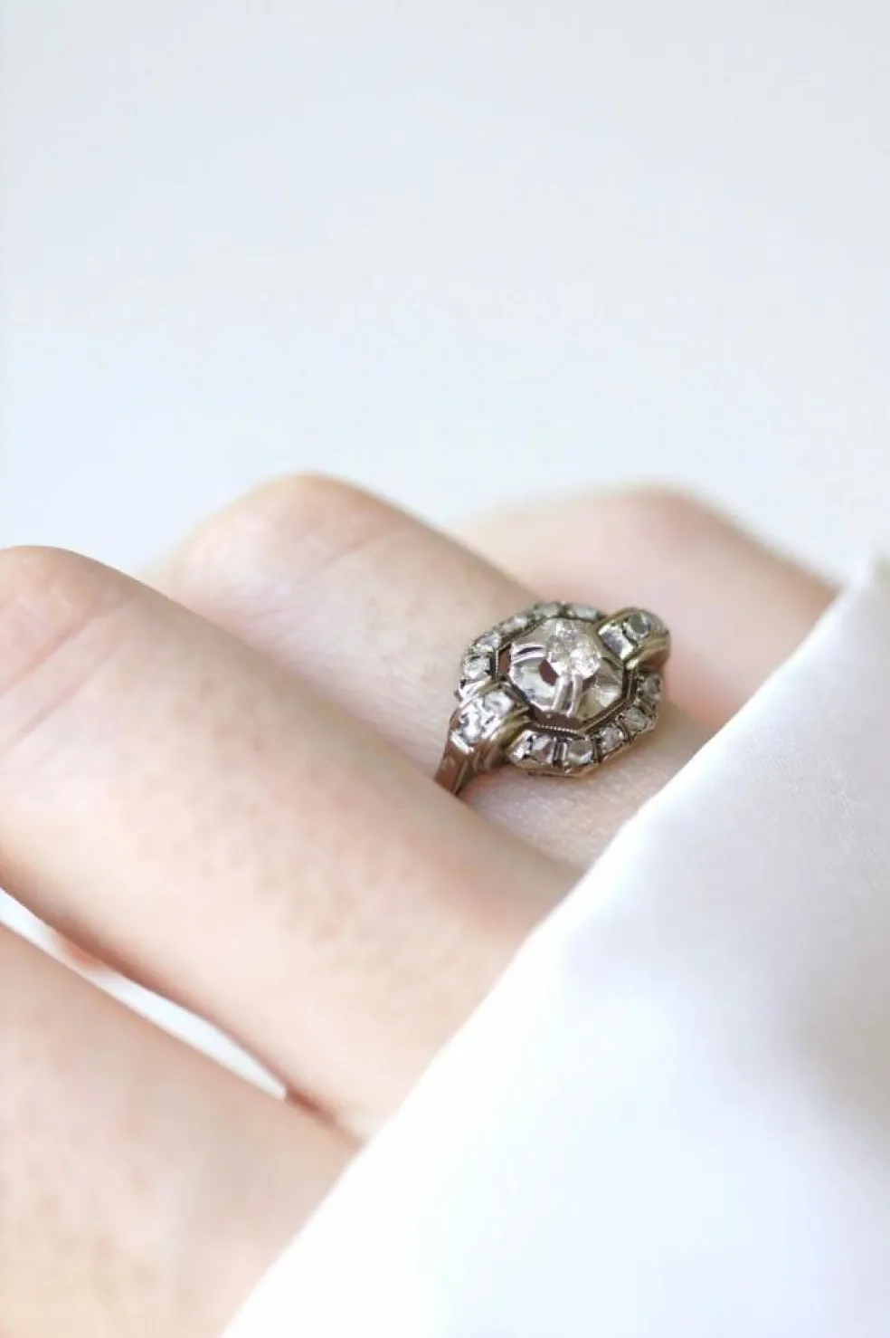 Bague carrée Art Déco diamants