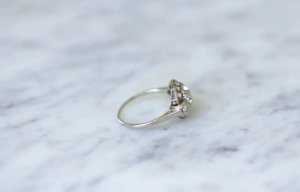 Bague carrée Art Déco diamants