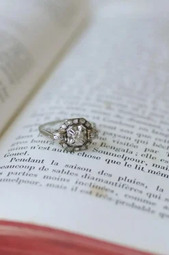 Bague carrée Art Déco diamants