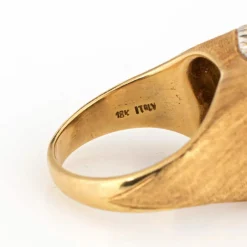 Bague carrée en or jaune, diamant et émail bleu royal