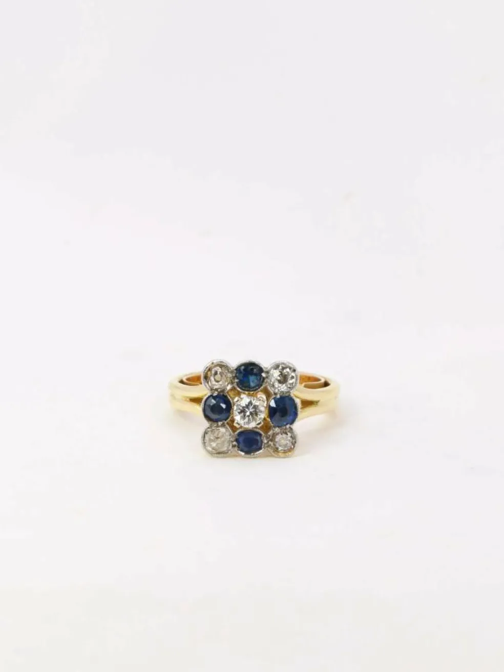 Bague carrée saphirs diamants taille ancienne
