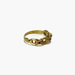 Bague chaine en or jaune et rubis
