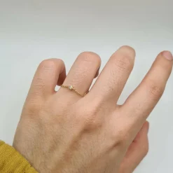 Bague chaine or jaune sertie d'un diamant