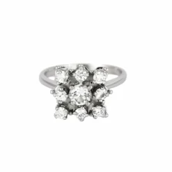 Bague chaton carré, or gris et diamants