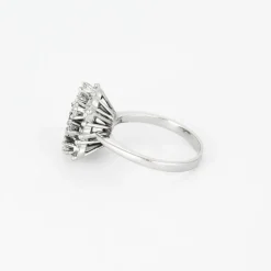 Bague chaton carré, or gris et diamants
