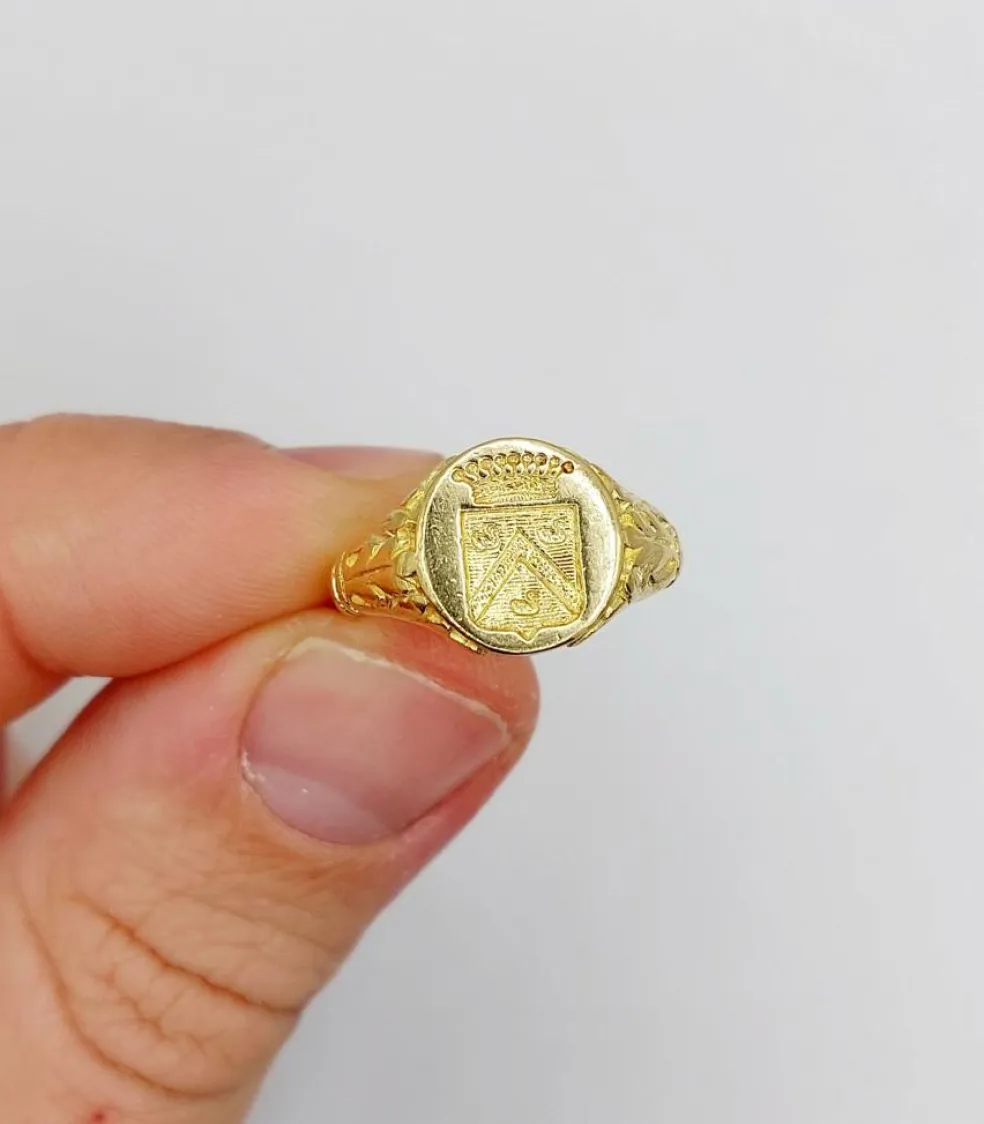 Bague chevalière antique or jaune